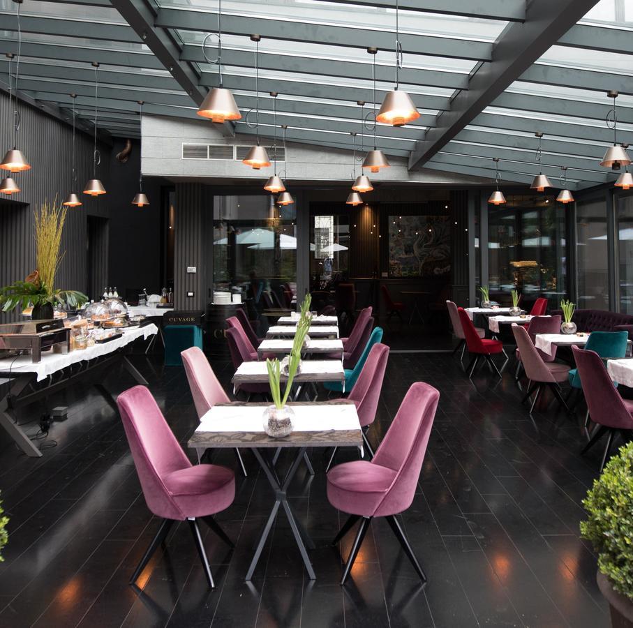 Fifty House Cellini Hotell Milano Exteriör bild The restaurant